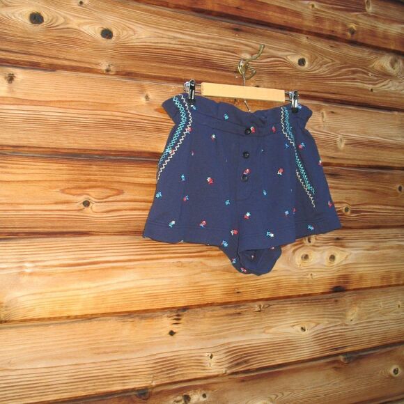 NWT Something Navy Blue Floral Embroidered High Waist Shorts - Picture 3 of 7